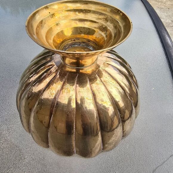 Vintage Decorative Brass Scallop Edge Pedestal Dish. Catch all Bowl - Picture 14 of 16